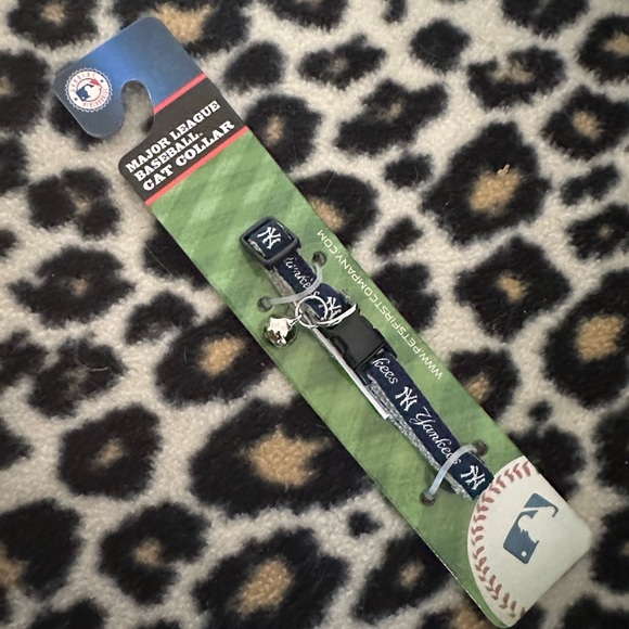 NWT New York Yankees adjustable cat collar - Picture 9 of 10